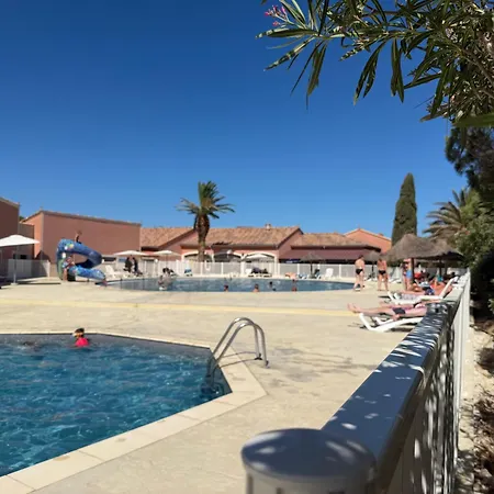 Jolie Maison Ile Des Pecheurs Dans Avec Piscine بيت للعطل