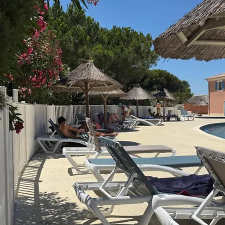 Jolie Maison Ile Des Pecheurs Dans Avec Piscine بيت للعطل *